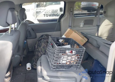 2010 Chrysler Town & Country Touring из США, поврежденный, VIN 2A4RR5D12AR359509